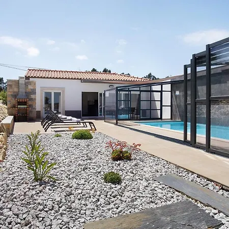 Flor Rosa Piscina E Jacuzzi Willa Salir de Matos