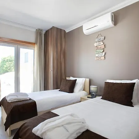 Flor Rosa Piscina E Jacuzzi Salir de Matos