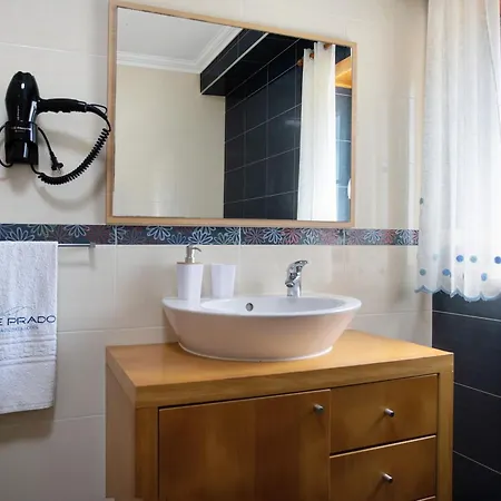 Flor Rosa Piscina E Jacuzzi * Salir de Matos